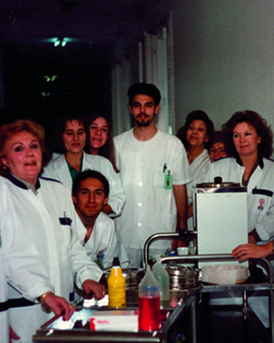 1996: Voluntariado en los hospitales de la Asociación Española Contra el Cáncer