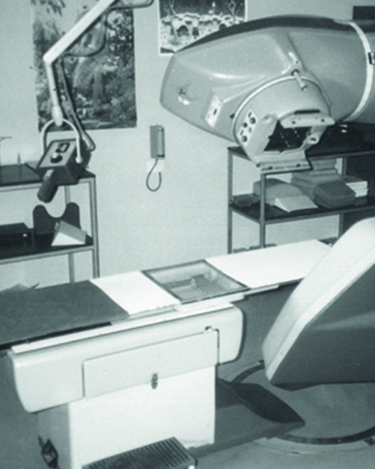 1959-1960: La Asociación Española Contra el Cáncer adquiere las primeras unidades de cobalto para el tratamiento oncológico