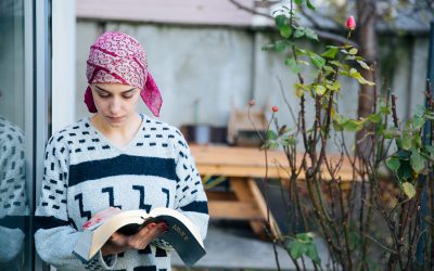 El impacto psicológico y emocional detrás de la palabra cáncer