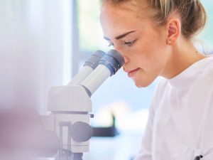 La Asociación, entidad social y privada que más fondos y ayudas destina a la investigación en cáncer