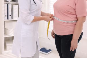 ¿Por qué el sobrepeso y la obesidad aumentan el riesgo de tener cáncer?